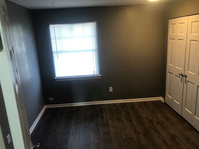 Photo - 300 N Thorpe St