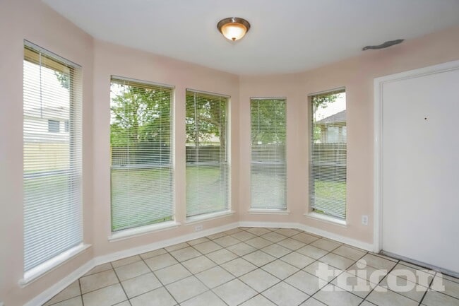 Photo - 1702 Glacier Blue Dr