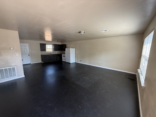 Photo - 500 W 8th St