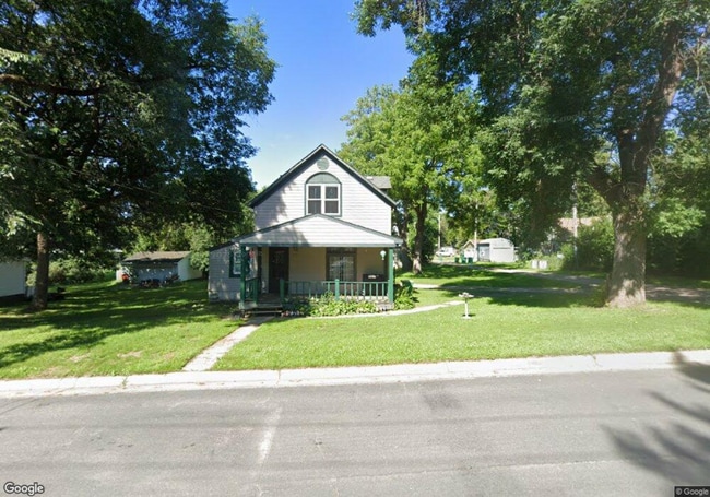 Building Photo - 231 2nd St