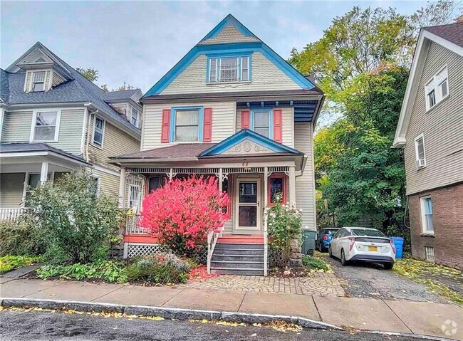 Building Photo - 44 Elmhurst St Rental