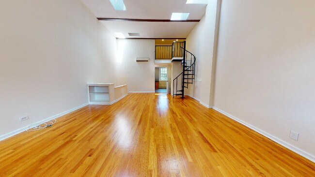 Photo - 382 Burns St