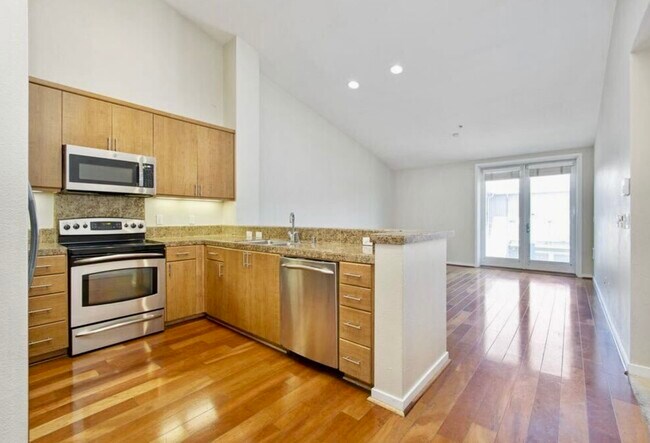 Cocina y sala de estar - 3090 Glascock St Unidad 204