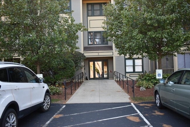 Building Photo - 5 Bartemus Trail Unit 202