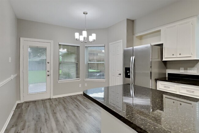 Photo - 719 Fernglade Dr