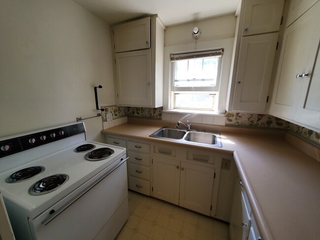 Photo - 322 W Main St