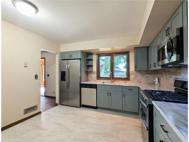 Photo - 6065 Oakwood Rd