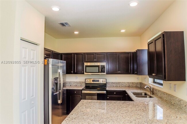 3309 W 94th Terrace