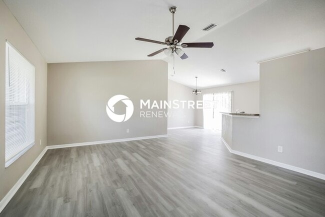 Photo - 3 Bedroom Pet-Friendly Home in North Port,...