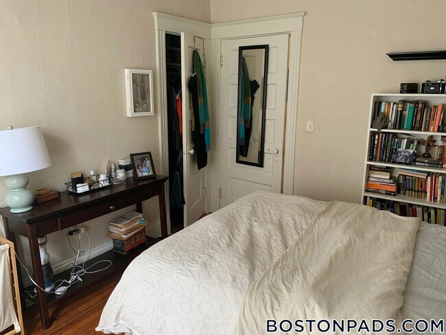 Photo - 1375 Commonwealth Ave Unidad 3