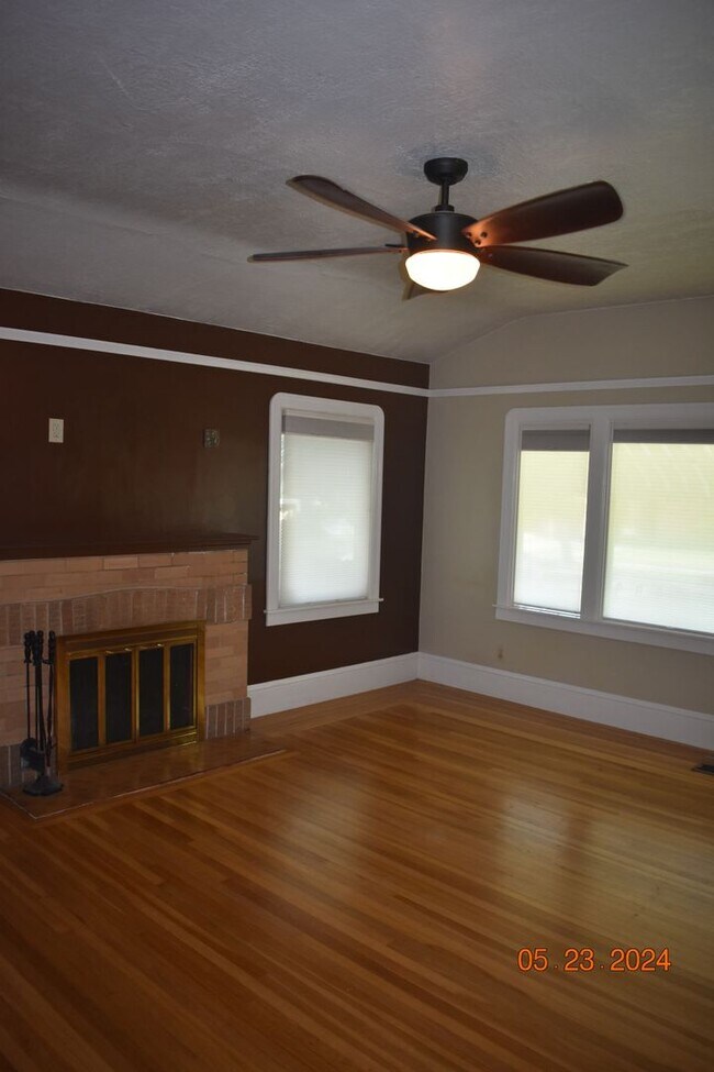 Photo - Darling Three Bedroom Home near Legion Par...