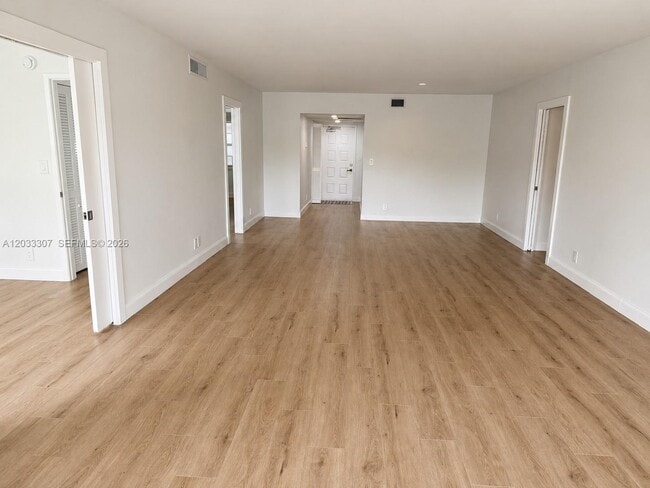 Building Photo - 4261 W Palm Aire Dr Unit 202