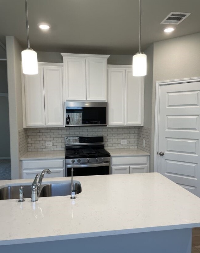Photo - 7052 Silverleaf Oak St