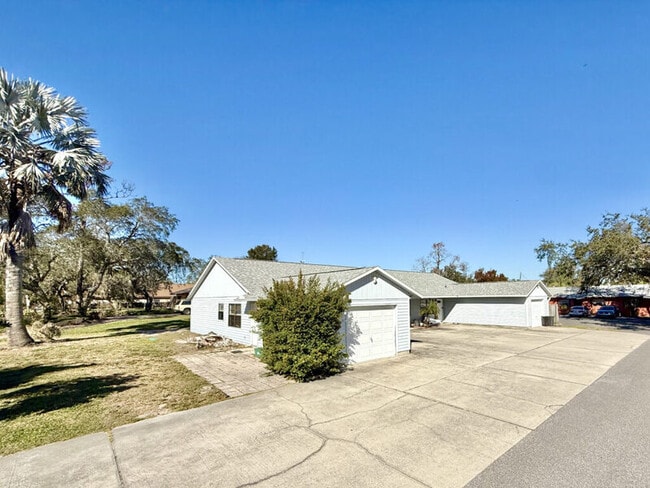 Photo - 1159 E Rohe St