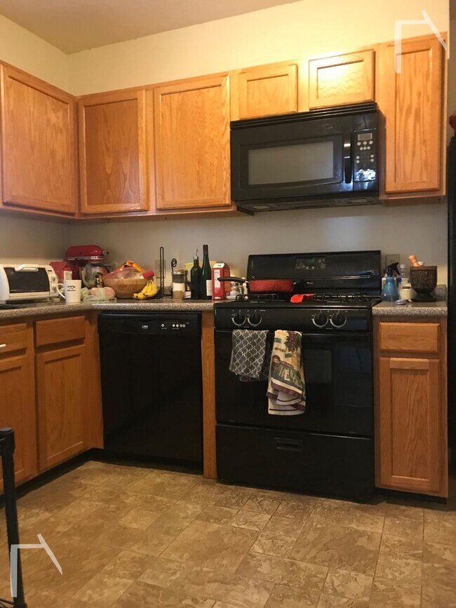 Photo - 9/1 No Fee! Spacious 3BR/1.5BA apartment near Washington Sq