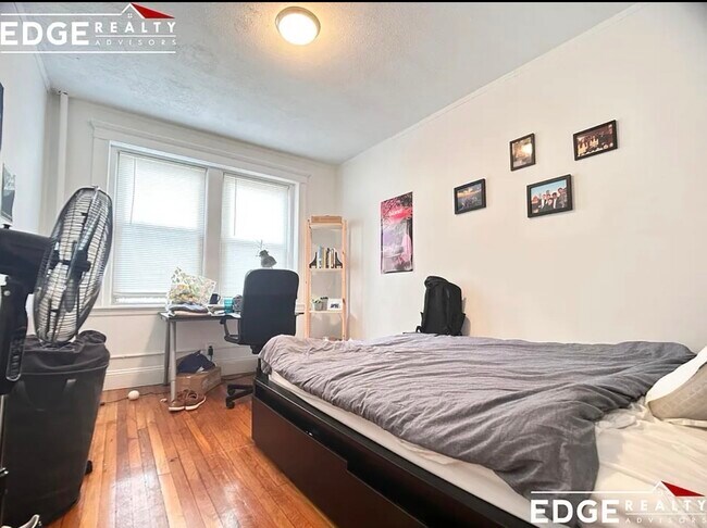 Photo - 245 Kelton St Unit 2