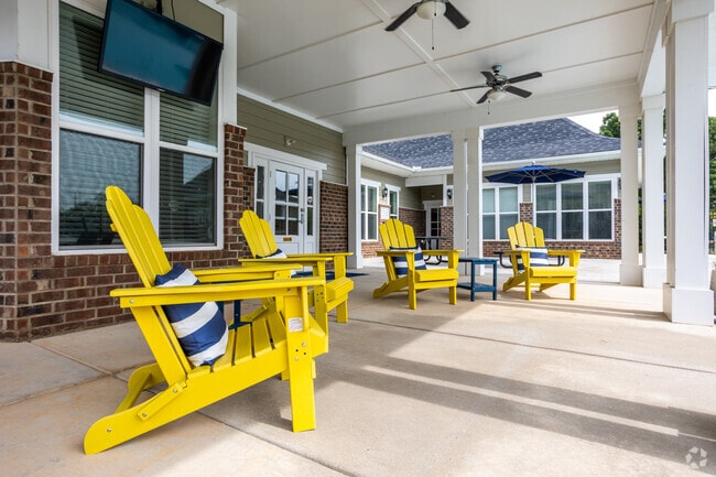 Pool Deck - Palisades of Lincolnton