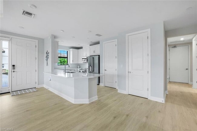 Photo - 15336 Lucerna St