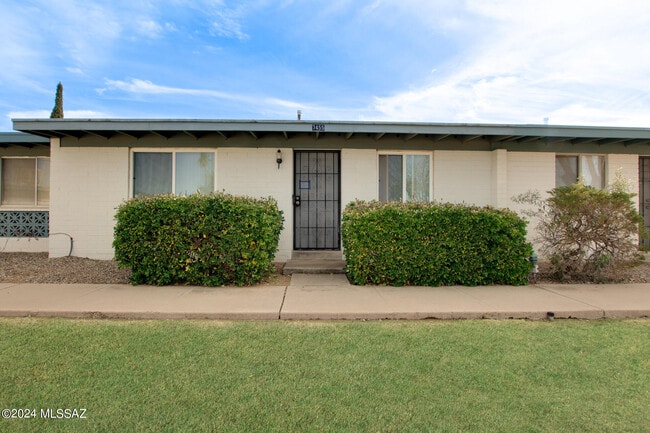 Building Photo - 7455 E Desert Spring Dr