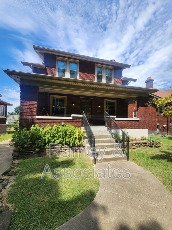 Photo - 831 Eastern Pkwy