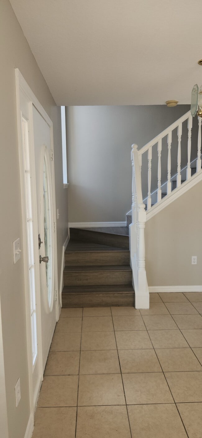 Photo - 963 E Main St