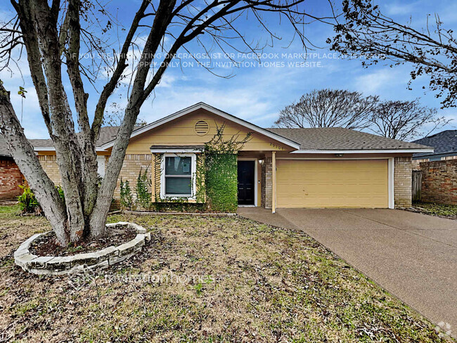 Building Photo - 29107 Fox Run Boulevard Rental