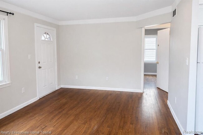 Photo - 1381 E Chesterfield St