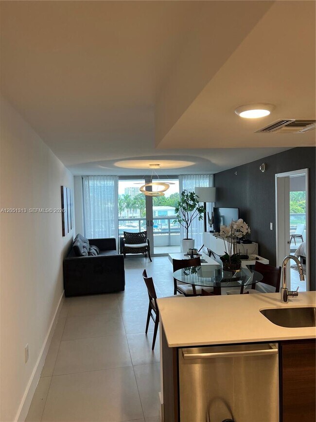 9261 E Bay Harbor Dr Unit 403