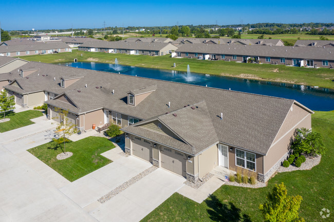 Redwood Fort Wayne Diebold Road - Redwood Fort Wayne Diebold Road Townhomes