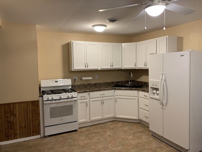 Photo - 624 Belmont Dr