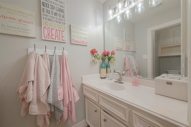 Building Photo - 8807 Stones Throw Ln