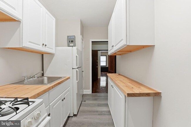 Photo - 3024 Nelson Pl SE