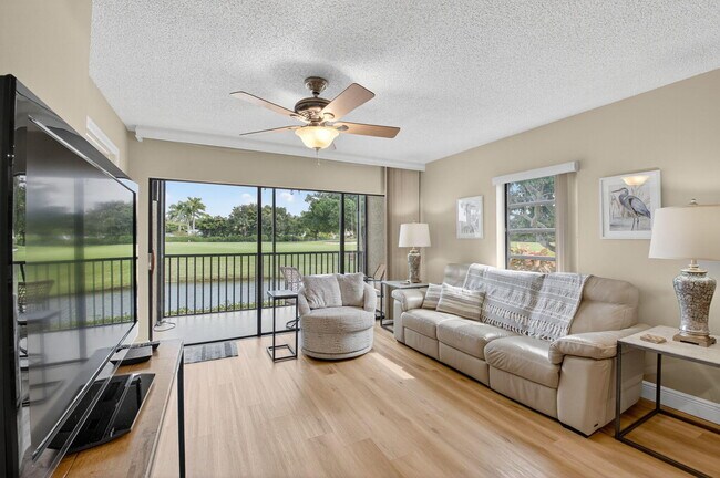 Photo - 451 Greensward Ln Unit 104-B