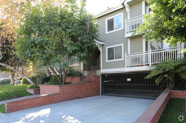 3569 Vinton Ave