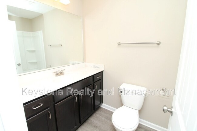 Photo - 301 Landrum Pl