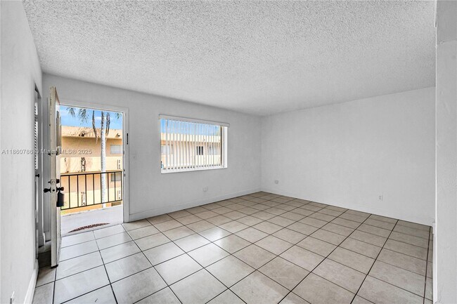 Building Photo - 8401 SW 107th Ave Unit 361E Rental