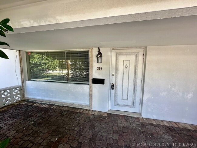 308 SE 12th St