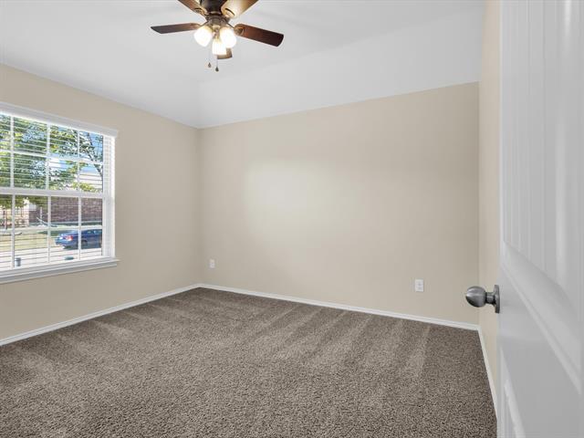 Photo - 216 Oxford Dr