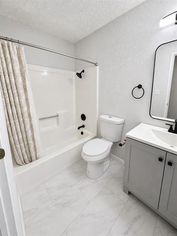 Photo - 323 Towne House Ln