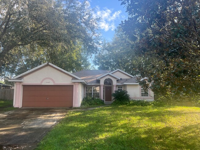 Beautiful 3 bedroom, 2 bathroom house available immediately. Fenced inn backyard, screened in lanai - 2488 Tremont Dr House