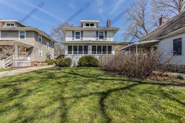 Building Photo - 3-Bedroom/1-Bathroom Home – Sublease Available September 1st 2026!