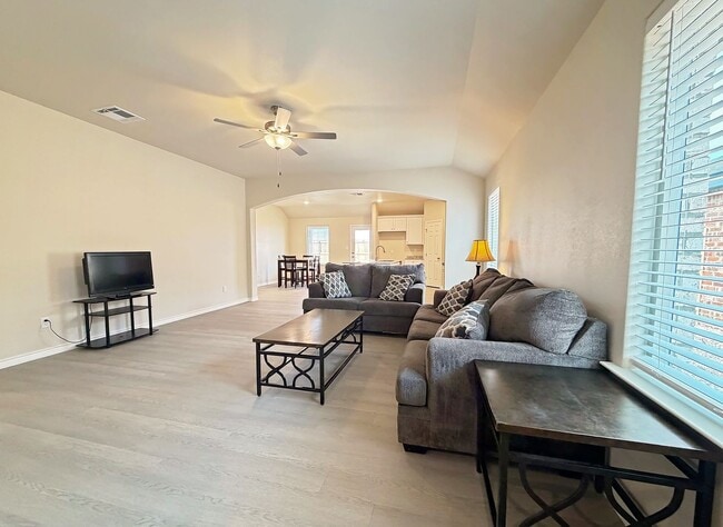 Photo - 1341 Bajada St