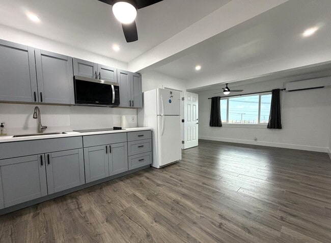 Building Photo - HALAWA HEIGHTS DUPLEX - 3 BDRM/1 BATH/2 PARKING (TANDEM)
