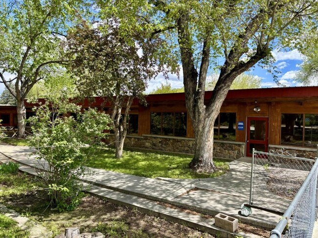 Photo - 620 Washakie St