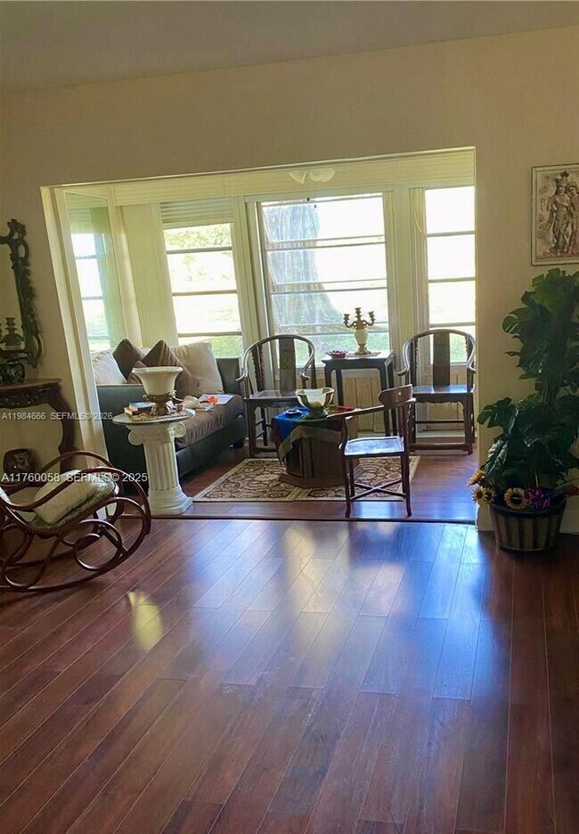 Photo - 1035 Country Club Dr Unit 104