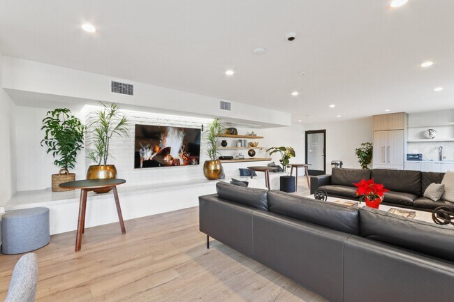 Sepulveda West Apartments