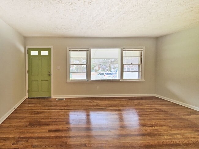 Photo - COMING SOON! Cutest 2/1 Bungalow in Hapeville - Housing Vouchers Accepted