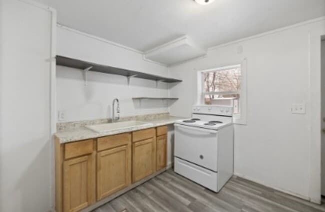Photo - 904 Willsie Ave