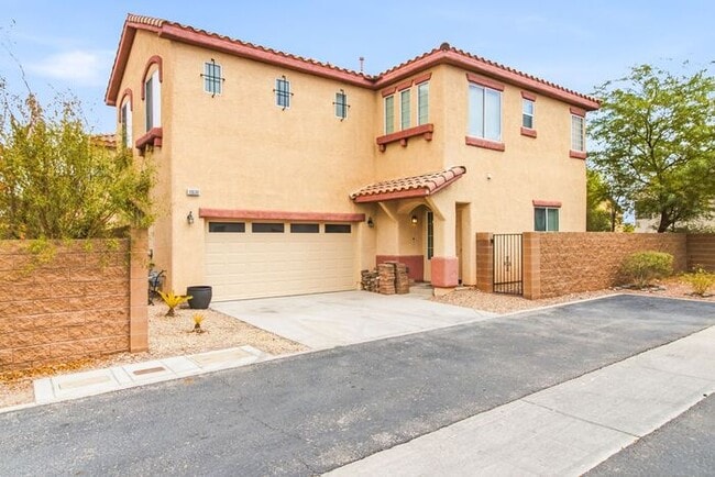 Building Photo - Inviting 3-Bedroom Home with Oversized Loft in Gated Southwest Community