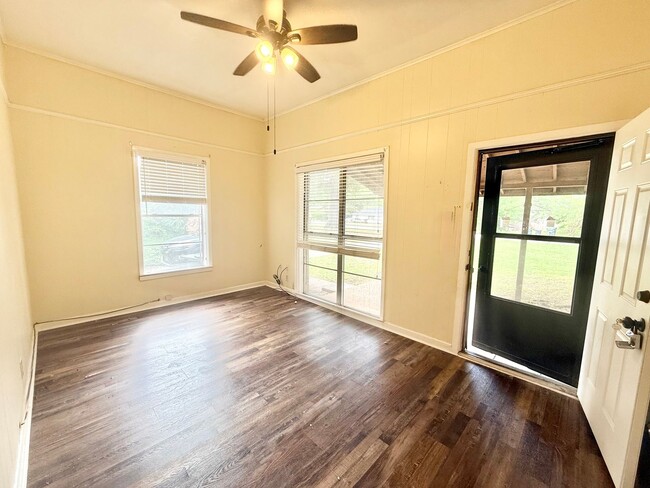 Photo - 3 bed/1 bath Duplex